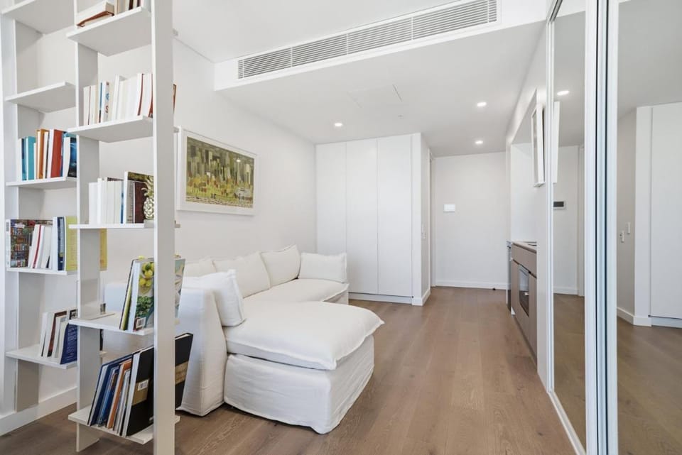 Coastal Apartment with Rooftop Pool Apartment in North Fremantle