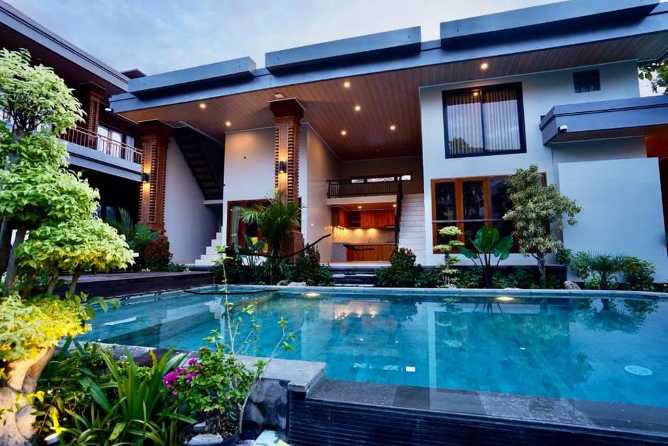 BALI BANANA GUEST HOUSE Bed and Breakfast in North Kuta