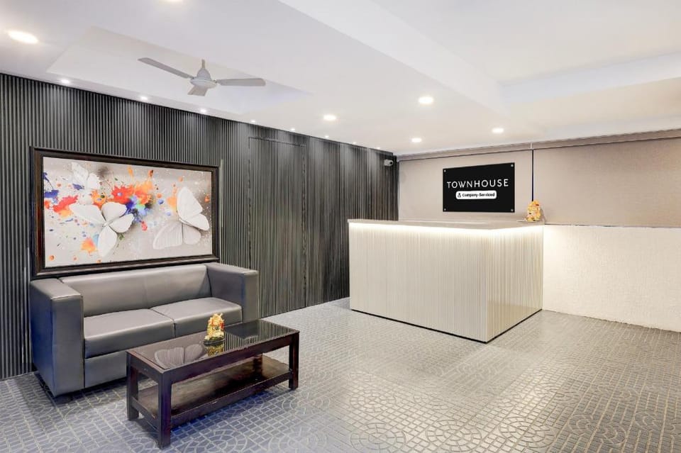 Super Townhouse CJ Grand Hotel in Vijayawada