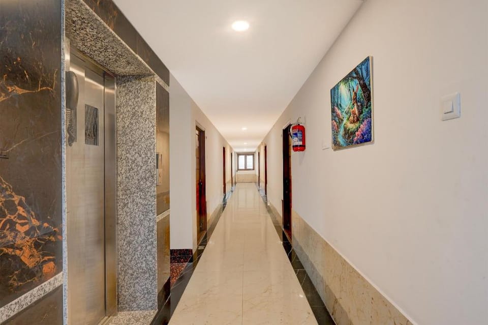 Super Townhouse CJ Grand Hotel in Vijayawada