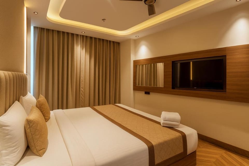 Hotel Grand Shalimar by JMD Group Hotel in New Delhi