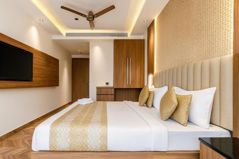 Hotel Grand Shalimar by JMD Group Hotel in New Delhi