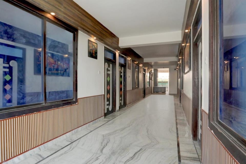Super Collection O Gautameshver Mahadev Temple Formerly Pushp Vatika Hotel in Varanasi