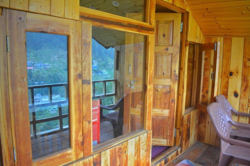Skytouch Mountain view Bed and Breakfast in Himachal Pradesh