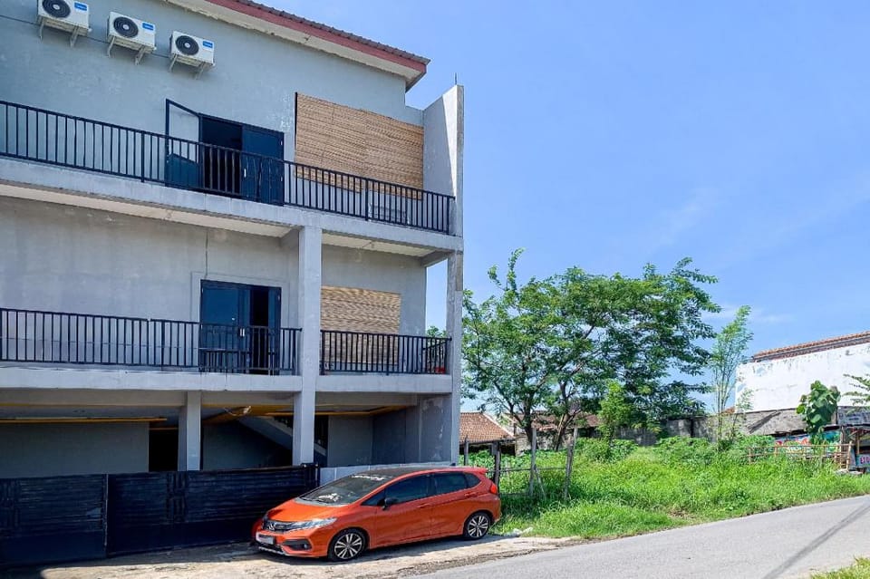 Nay Guesthouse near UMS Mitra RedDoorz Hotel in Special Region of Yogyakarta