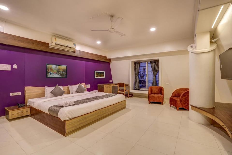 Hotel Orchard Nest - Pune SInhgad Road Hotel in Pune