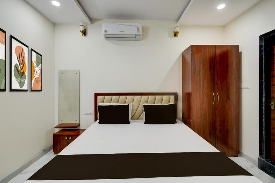 Hotel O by OYO JMK Grand Hotel in Hyderabad