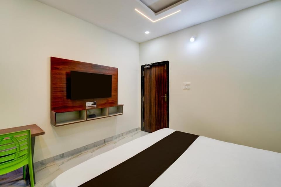 Hotel O by OYO JMK Grand Hotel in Hyderabad