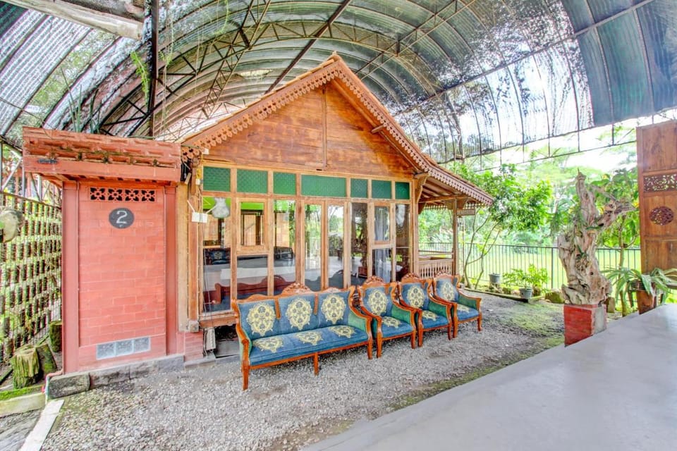 OYO 95018 Anggrek Homestay Jogja Syariah Hotel in Yogyakarta