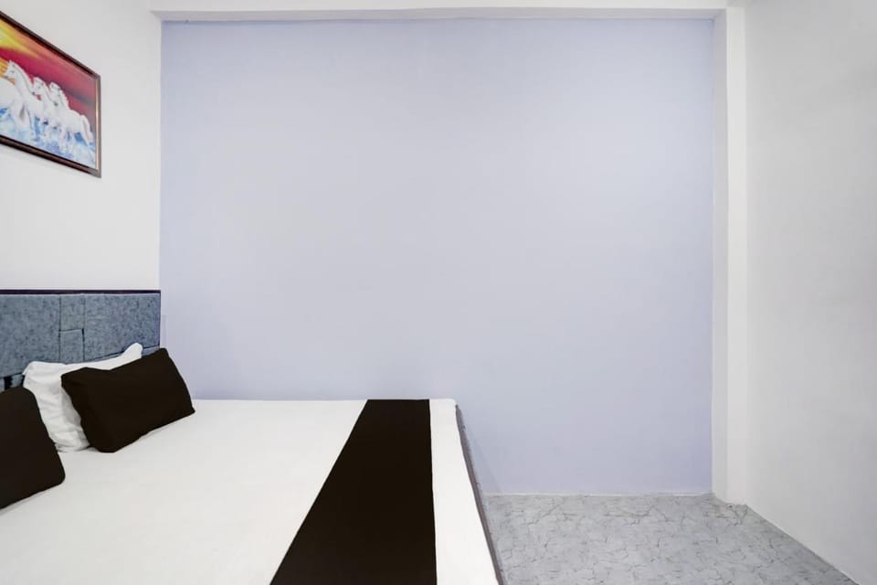 Hotel O by OYO Happy Hotel & Restaurant Hotel in Uttar Pradesh
