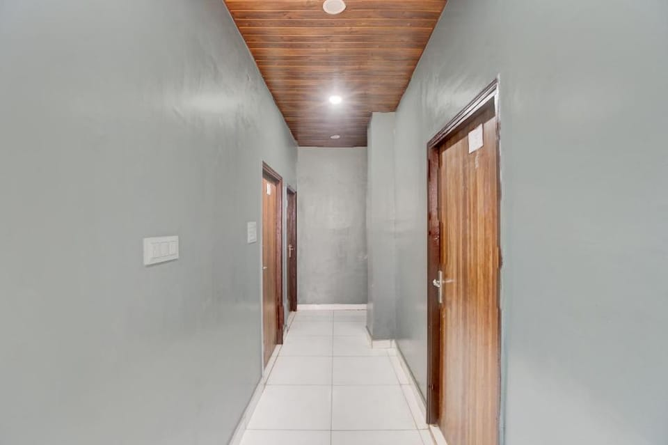 SPOT ON by OYO Isshu Hotel And Restaurant Hotel in Uttar Pradesh