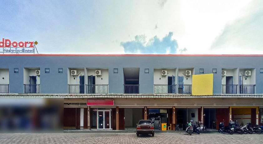 RedDoorz Plus Ciapus Bogor Hotel in West Java