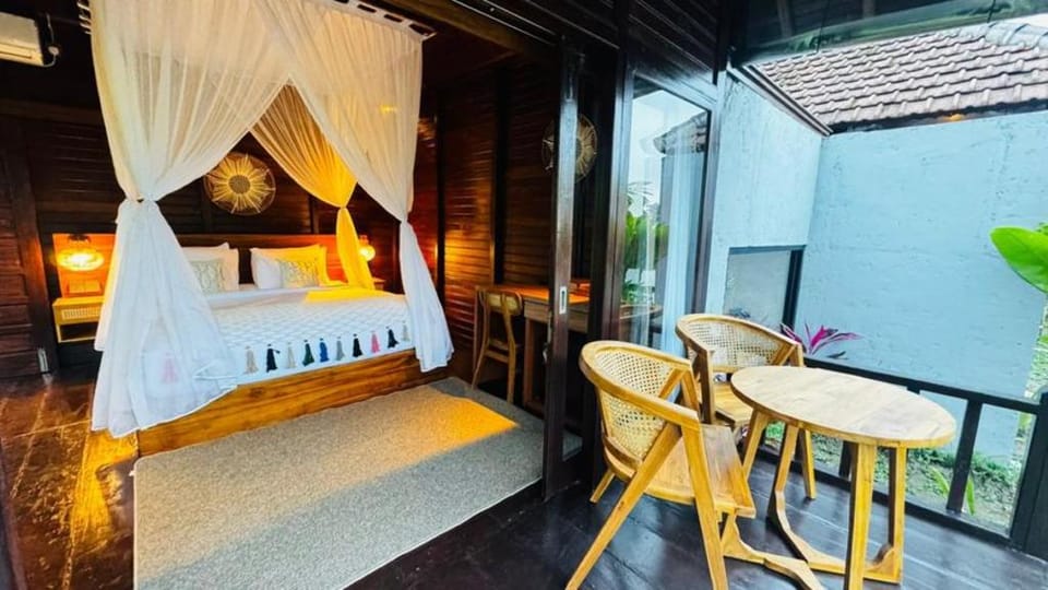 Eco Oasis Wooden Villa Hotel in Tampaksiring
