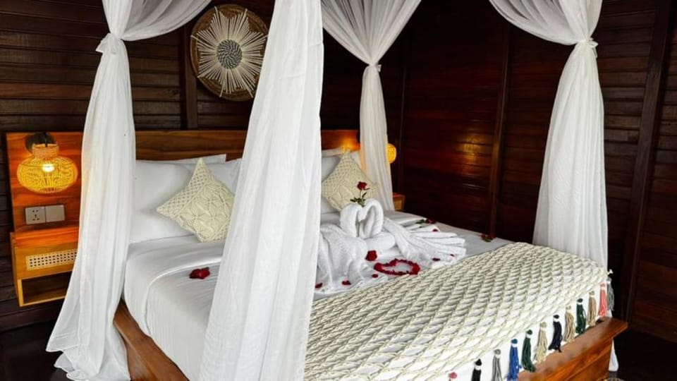 Eco Oasis Wooden Villa Hotel in Tampaksiring