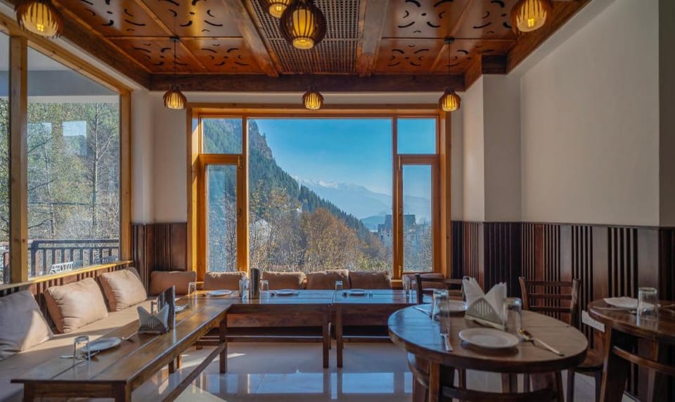 Treebo M R Villa Hotel in Himachal Pradesh