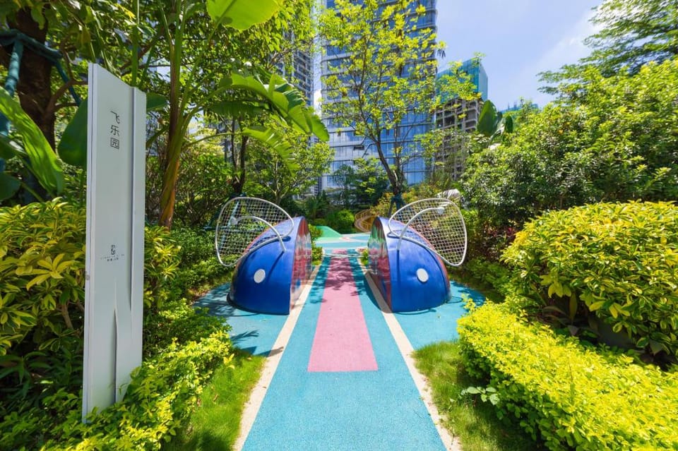 Xicheng Administrative Apartment (Shenzhen Universiade Center Gymnasium Longcheng Park Metro Station Hotel in Shenzhen