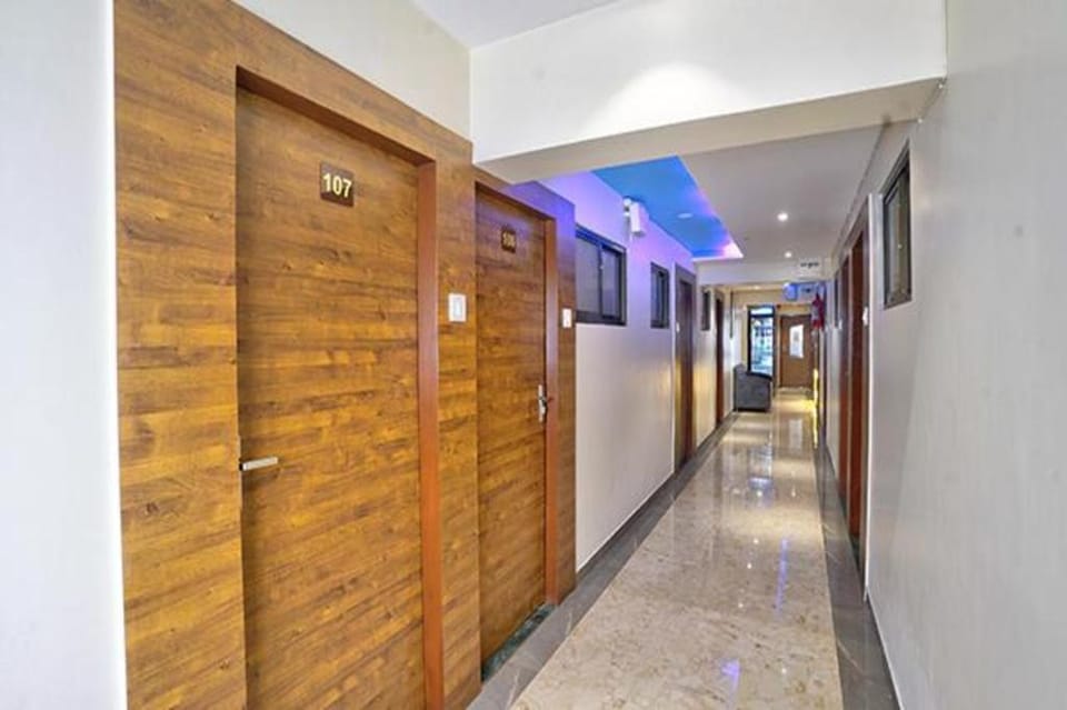FabHotel Saineel I Hotel in Mumbai