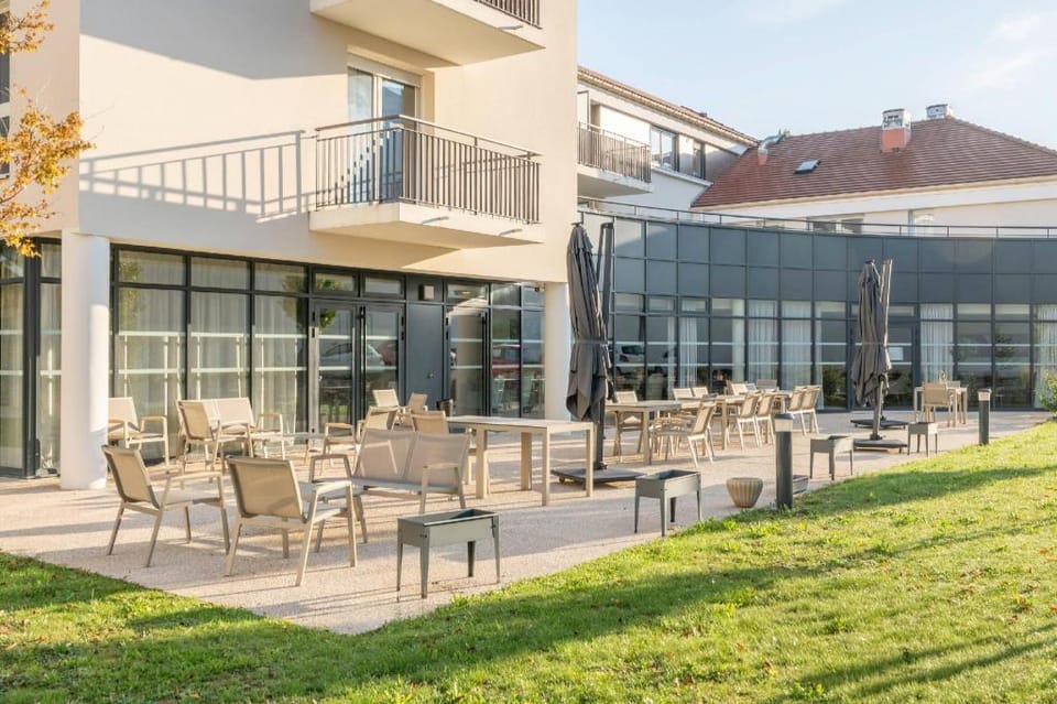 Quality Suites Moissy-Cramayel Hotel in Île-de-France