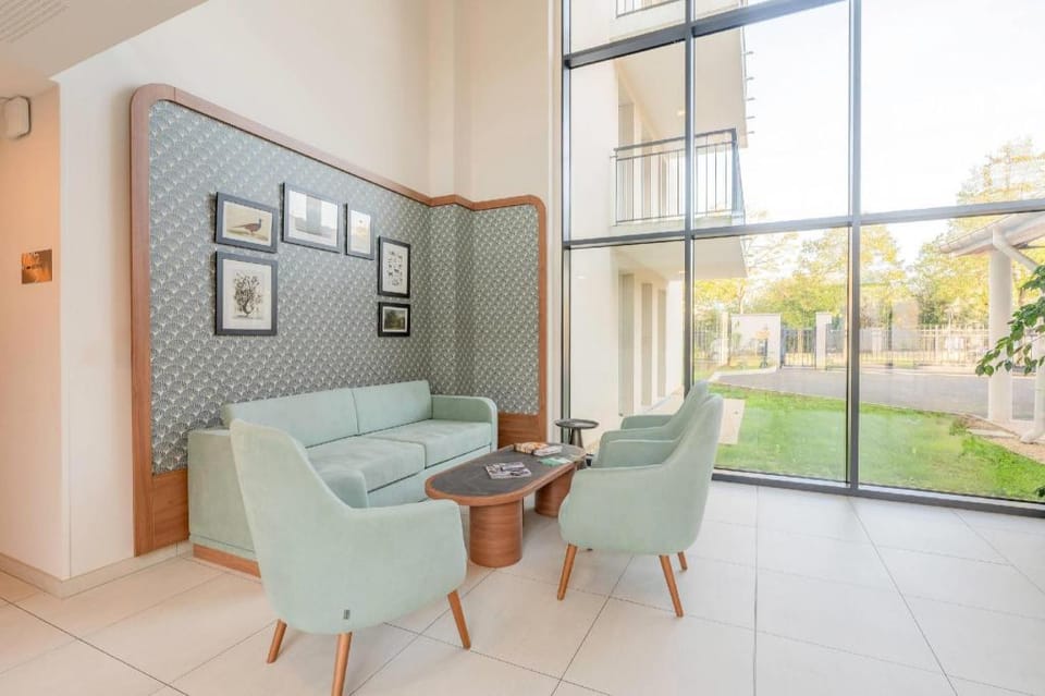 Quality Suites Moissy-Cramayel Hotel in Île-de-France
