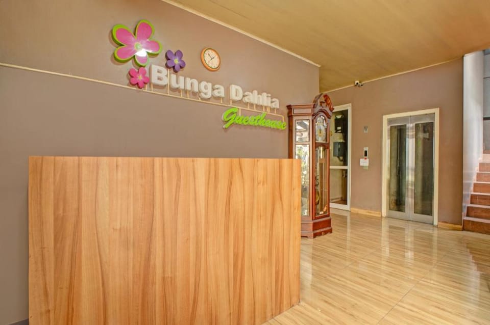 Hotel O Gambir Juanda Station - 6 Hour Stay Hotel in Jakarta