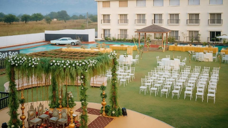Aveda Estrella Hotel in Maharashtra