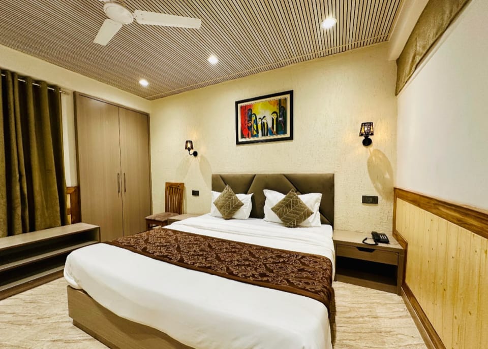 Goroomgo The Gwen Stays Nainital Hotel in Uttarakhand