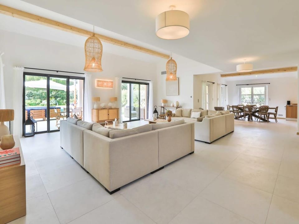 Magnificent villa overlooking the bay of Canebiers Villa in Saint-Tropez
