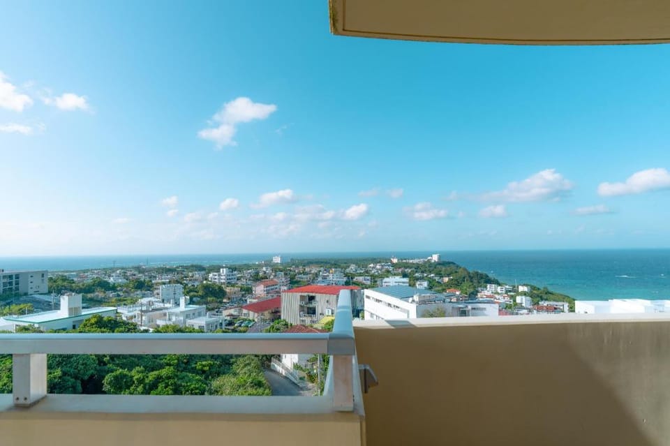 Top-floor Sky View  270 Stunning Ocean-View 4LDK Hotel in Okinawa Prefecture