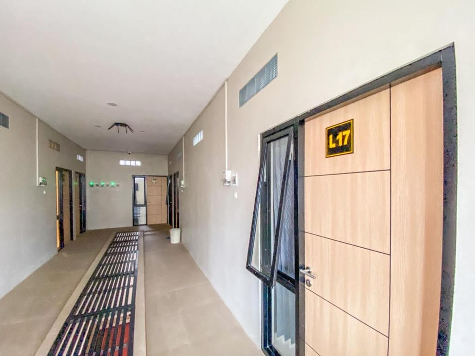 Modern D'Kost RedPartner near Roxy Mall Jember Hotel in East Java