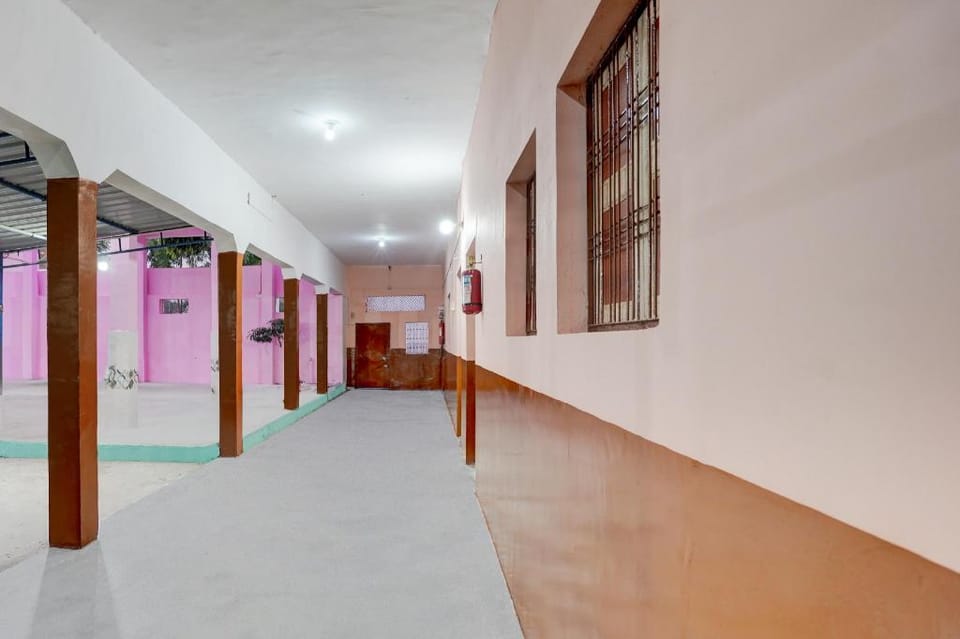 SPOT ON by OYO Hotel Braj Vilas Hotel in Uttar Pradesh
