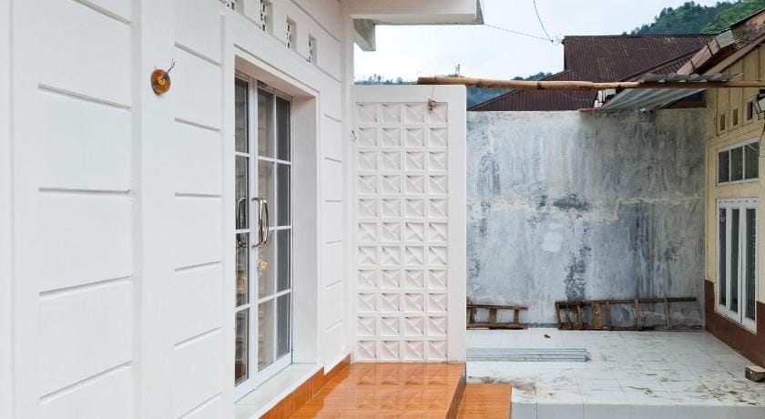 RedDoorz Syariah Bhumi Homestay Dieng near Telaga Menjeran Hotel in Indonesia