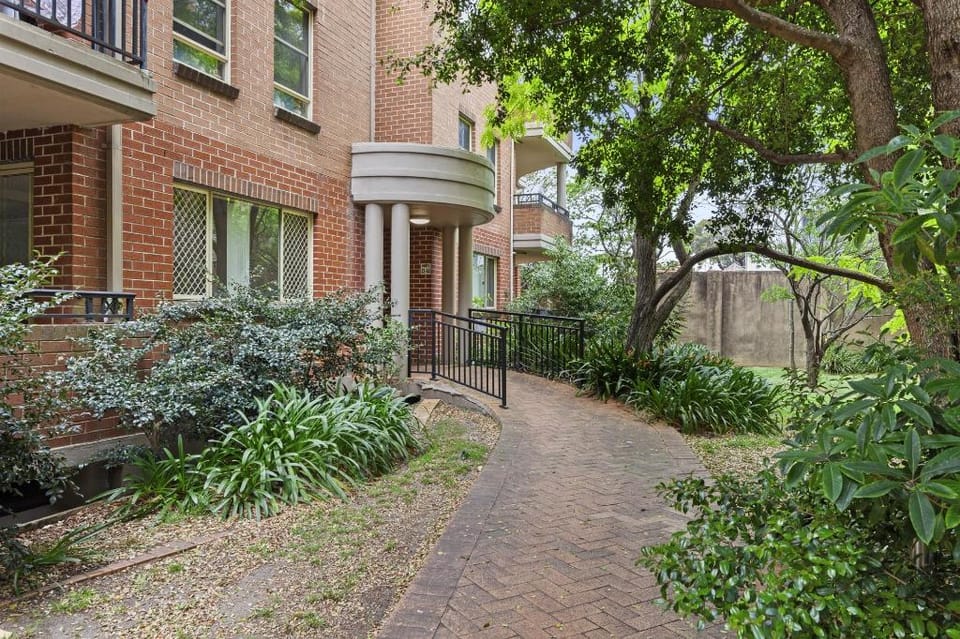 Bright Marrickville Flat with Balcony & Parking Apartment in Marrickville