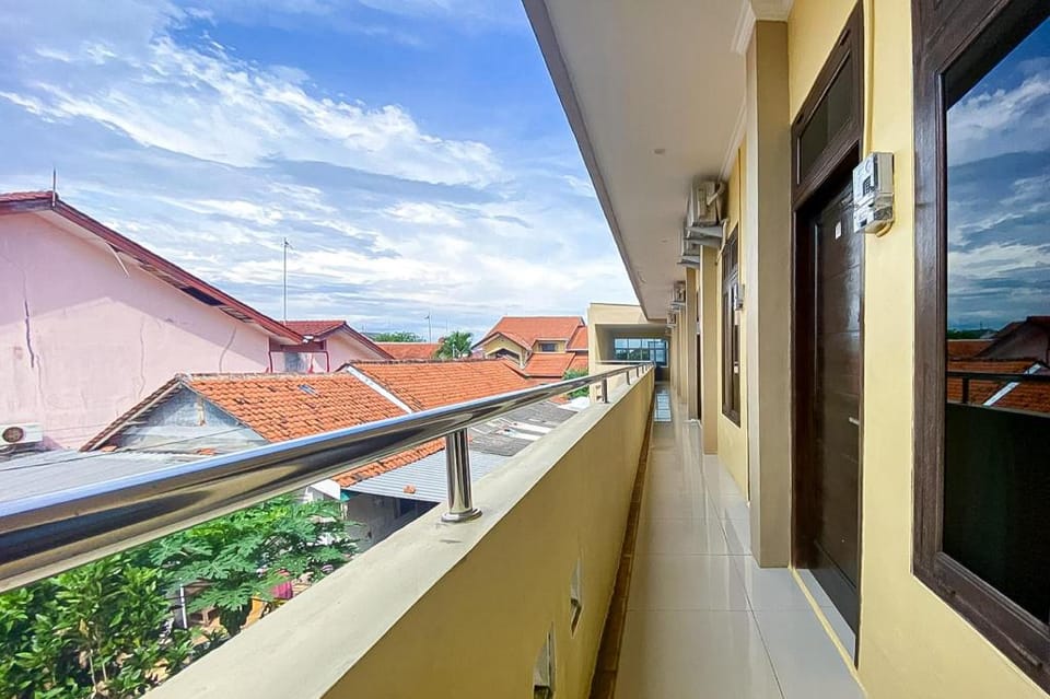 RedDoorz Syariah Permata Inn near Alun-Alun Cilacap Hotel in Indonesia