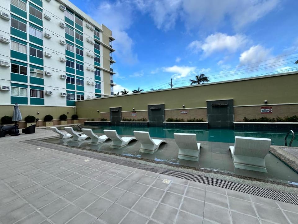 Berkeley Dnk Flats Hotel in Calabarzon