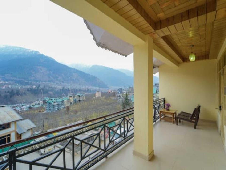 Hotel Sumeera Inn Hotel in Manali