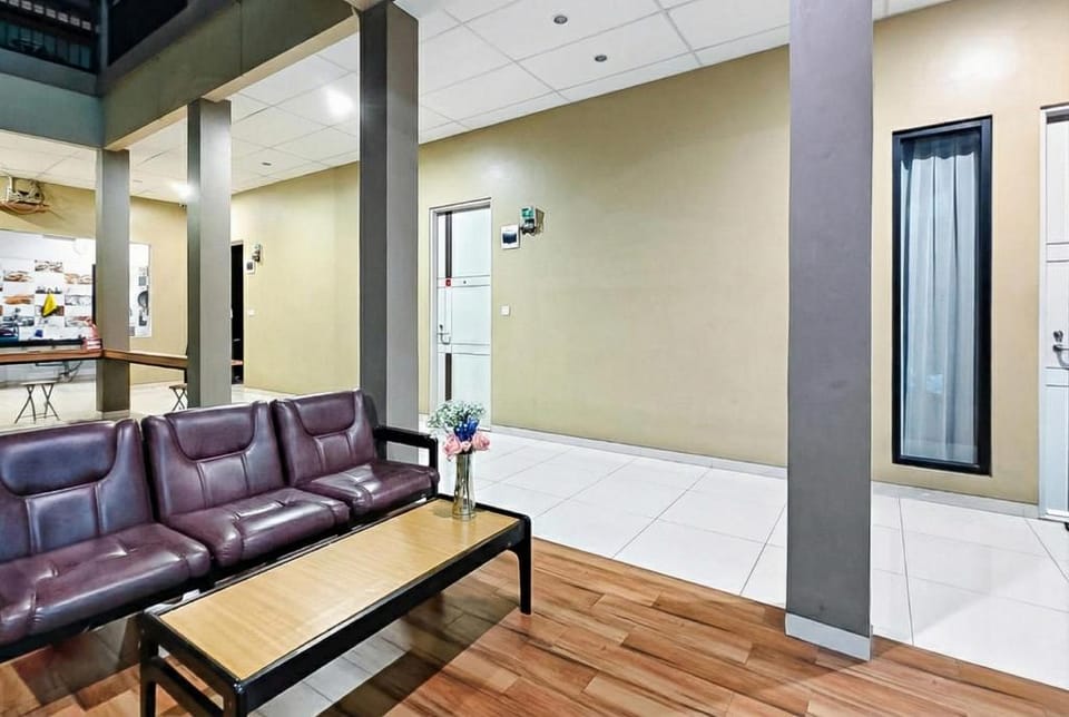 Grace House Syariah Cikarang RedPartner Hotel in West Java