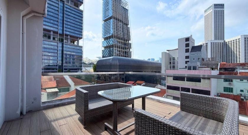 Aura Hotel Purvis - Newly Renovated Inn in Singapore