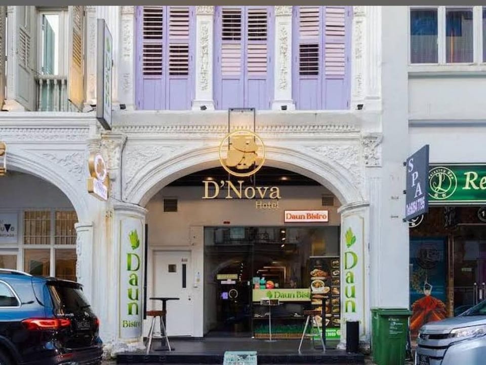 Aura Hotel Purvis - Newly Renovated Inn in Singapore