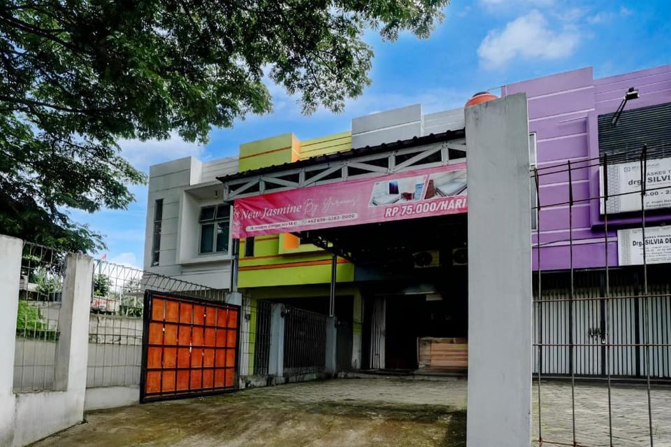 Hotel O Jasmine Guest House Hotel in East Java