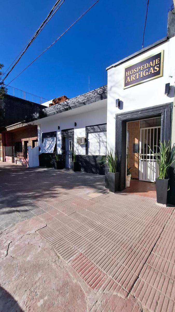 Hospedaje Artigas Hostel in Corrientes