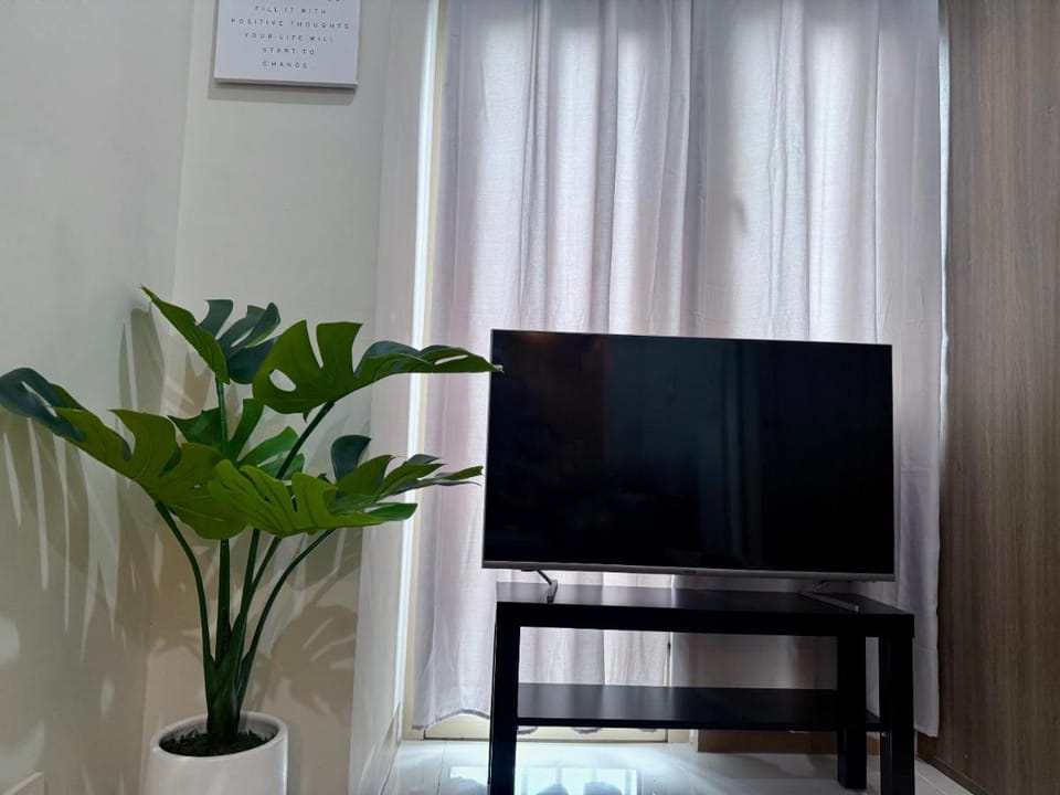 Coast Residences 40th Floor Penthouse Pasay Manila Apartment in Pasay