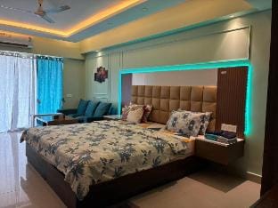 Luxury 1Bhk in kolkata_Xanadu apt & Pool near CC2 Apartment in Kolkata