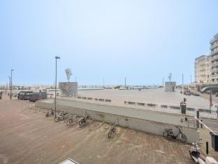Seafront Palm Beach Stay Apartment in Knokke-Heist