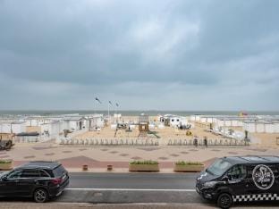 Apartment in Knokke-Heist with Sea Views Apartment in Knokke-Heist