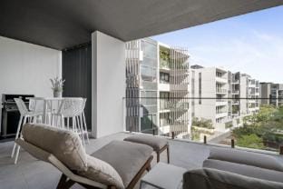 Cosmopolitan 1-Bed - Fremantle Beach Front Apartment in North Fremantle