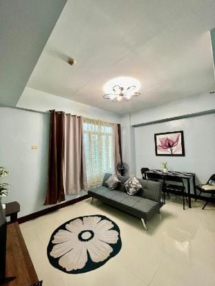 Luxe Suite near BGC and Venice Grand Canal Apartment in Makati