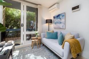 Cosy and Convenient Leafy Apartment Apartment in Canberra