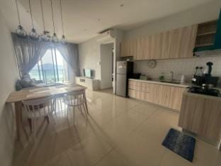 Cozy Stylish Iconic Regency #FTZ#Queensbay#Airport Apartment in Bayan Lepas