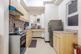 Cozy 2BR Garden View near Airport | WFH & Leisure Apartment in Muntinlupa
