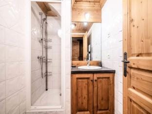 Apartment in Morzine with Free Shuttle Access Apartment in Les Gets